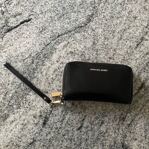 Michael Kors Jet Set Large Wristlet Wallet